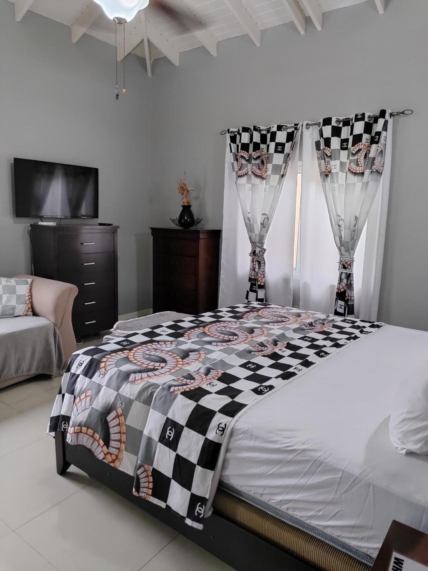 The President Room 5 Minutes To Devon House 4 Waterloo Avenue Kingston Buitenkant foto