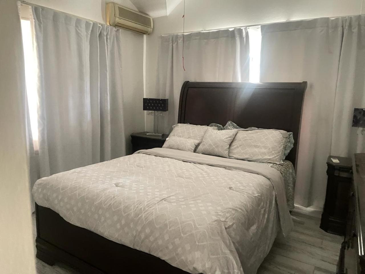 The President Room 5 Minutes To Devon House 4 Waterloo Avenue Kingston Buitenkant foto